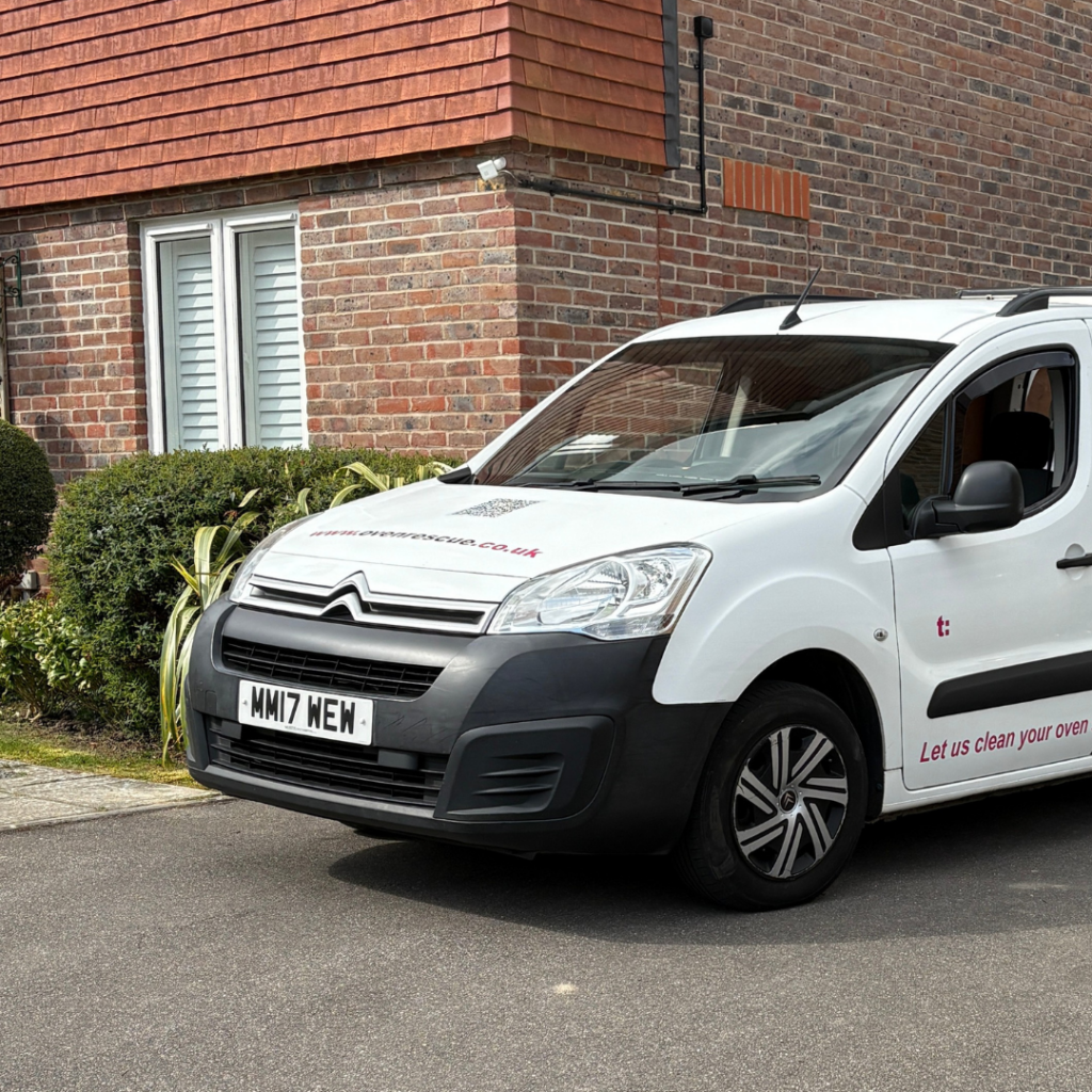 A picture of the front of an Oven rescue van