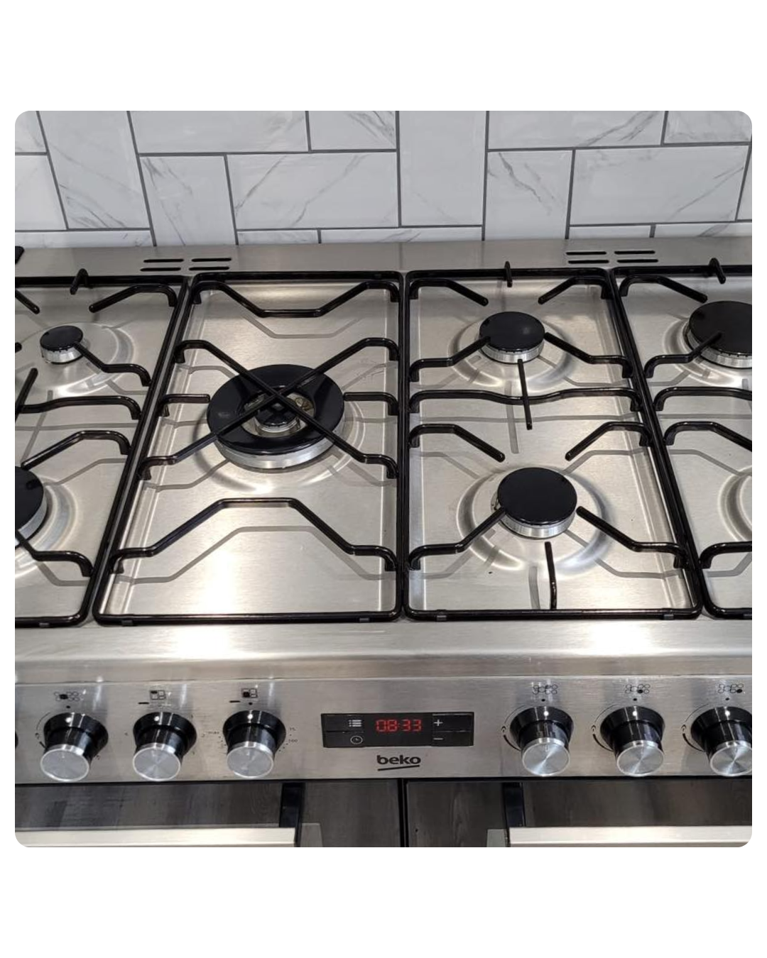Sparkling clean hob after deep cleaning
